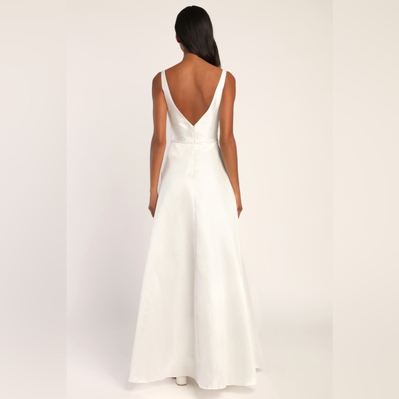 NWT Lulu's | Women’s Endless Amore White A-Line Gown with Pockets Size 10 - Picture 2 of 15